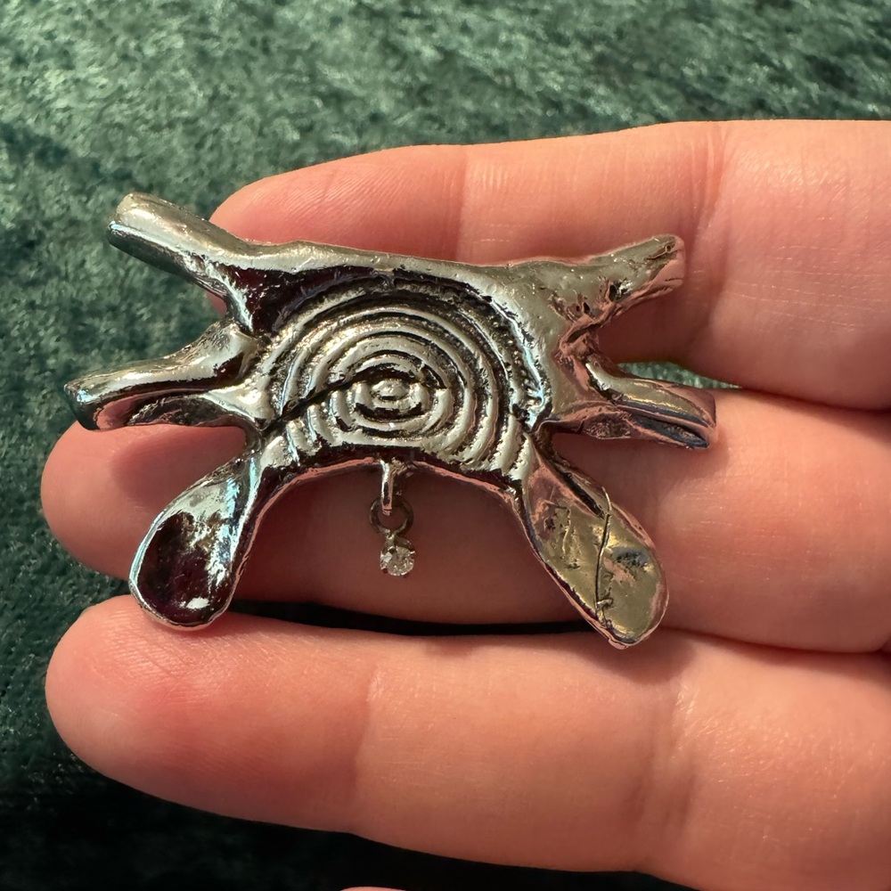 Jean David vintage sterling silver brooch with a tested diamond. EUC, 2” x 1.5”.